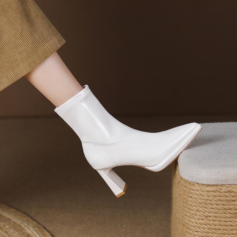

Французские остроносые лаковые тонкие ботинки 2025 осень и зима новая универсальная темпераментная однотонная водонепроницаемая платформа толстый каблук ботинки Мартин 39