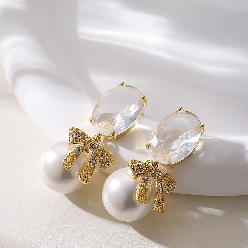 Stylish and exquisite design sense, bright and round Shijia pearl stud earrings, earrings, temperament, senior earrings, vacation style accessories