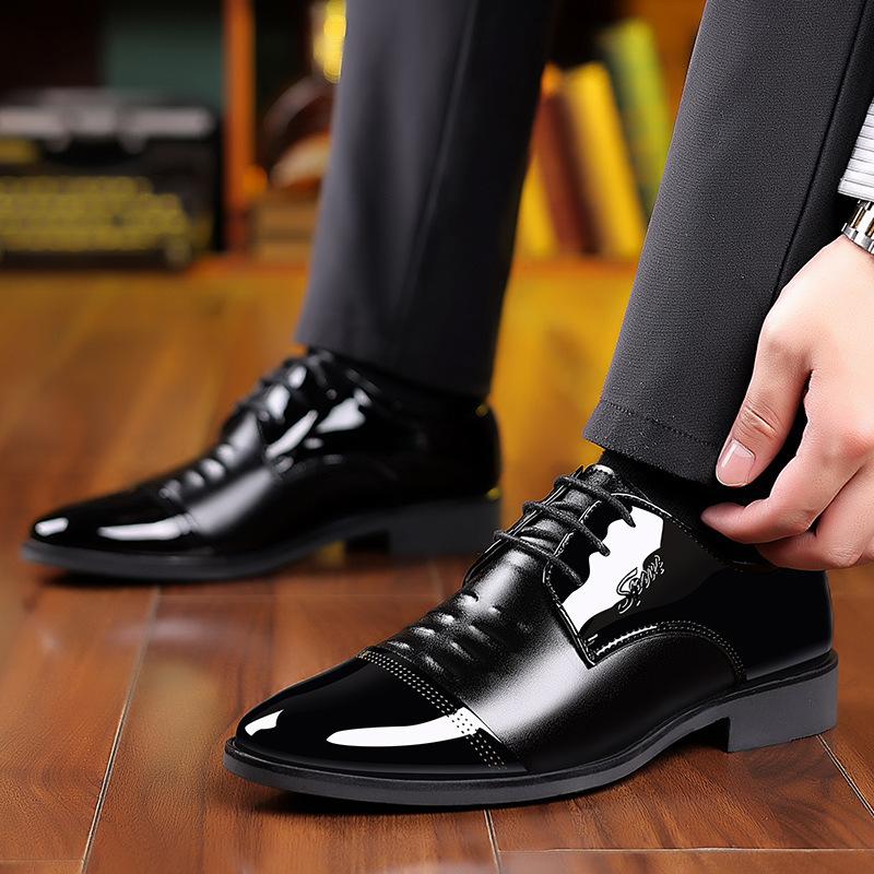 Really soft suit men's leather shoes men's flat groom bright dress young pointed boys casual wedding shoes spring and autumn