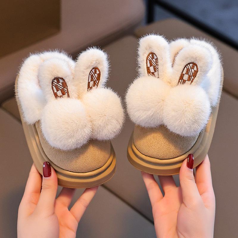 2024 Year of the Horse Girls' Heeled & Cotton Winter Shoes: Non-slip Plush Indoor Warmth for Kids.