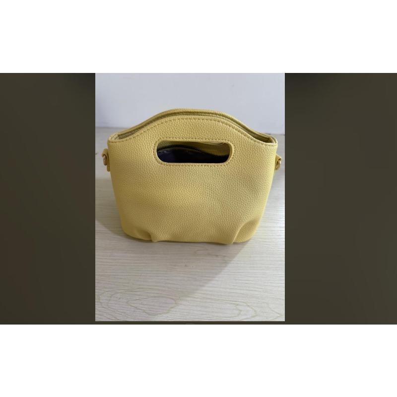 Korean niche retro handbag women's new work commuting versatile high-texture soft leather large-capacity messenger bag