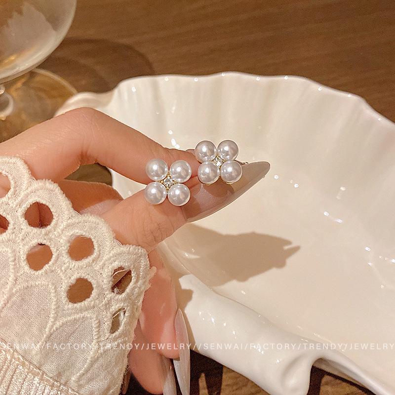 Flash Diamond Pearl Stud Earrings Women s Retro Temperament Earrings Year Ears