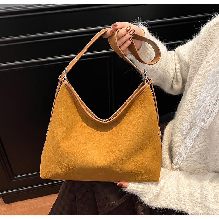 Women's Frosted Suede Retro Tote: Winter Underarm Shoulder Bag with New Textured, Simple Fashion Design