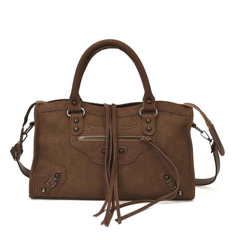 Trendsetting Matte Suede Rivet Motorcycle-Style Retro Crossbody Bag 2025: Large Capacity Handbag