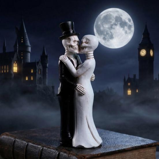 Kissing Skeleton Couple Figurine Wedding Skull Bride And Groom Sculpture Day of The Dead Gothic Resin Statue for Halloween Home Decor