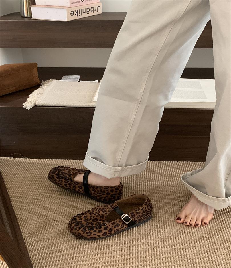 Retro square head Mary Jane shoes women's 2025 autumn new versatile soft sole suede low heel square head single shoes lazy shoes