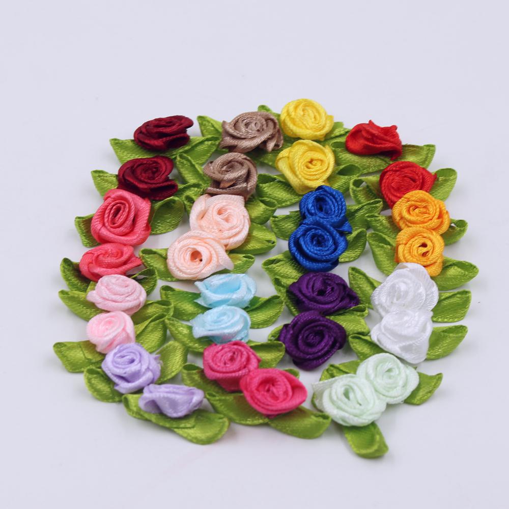 50 szt. Mini Satynowe Kwiatki ze Wstążki Jedwabna Główka Róży Wstążka DIY Ślubne Kokardy Aplikacje Rękodzieło Szycie Dodatki do Odzieży Dekoracje