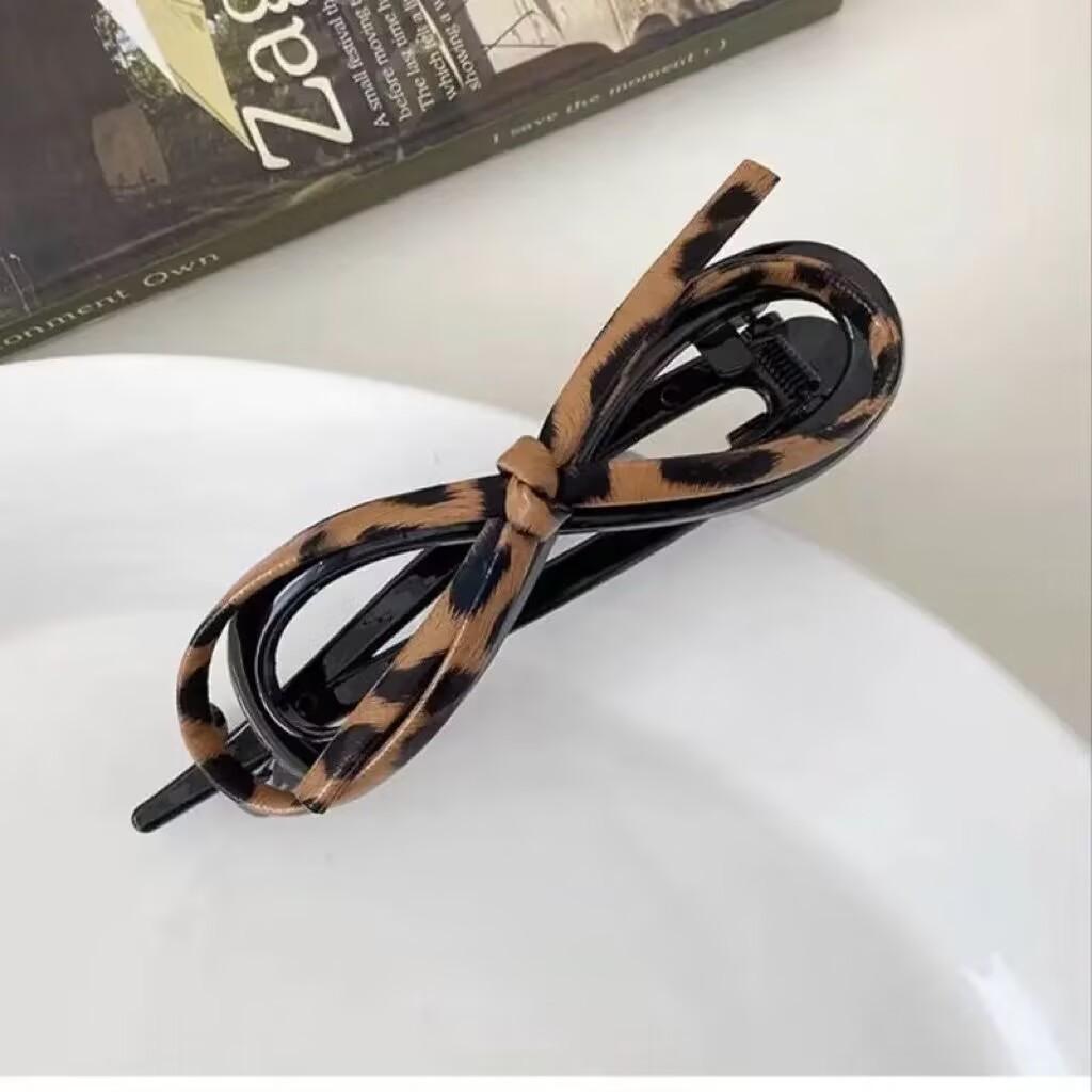 

Faux Leather Bow Knot Hair Claw Clip Butterfly Shape Design Non Slip Strong Hold for Thick and Thin Hair Accessories One Size