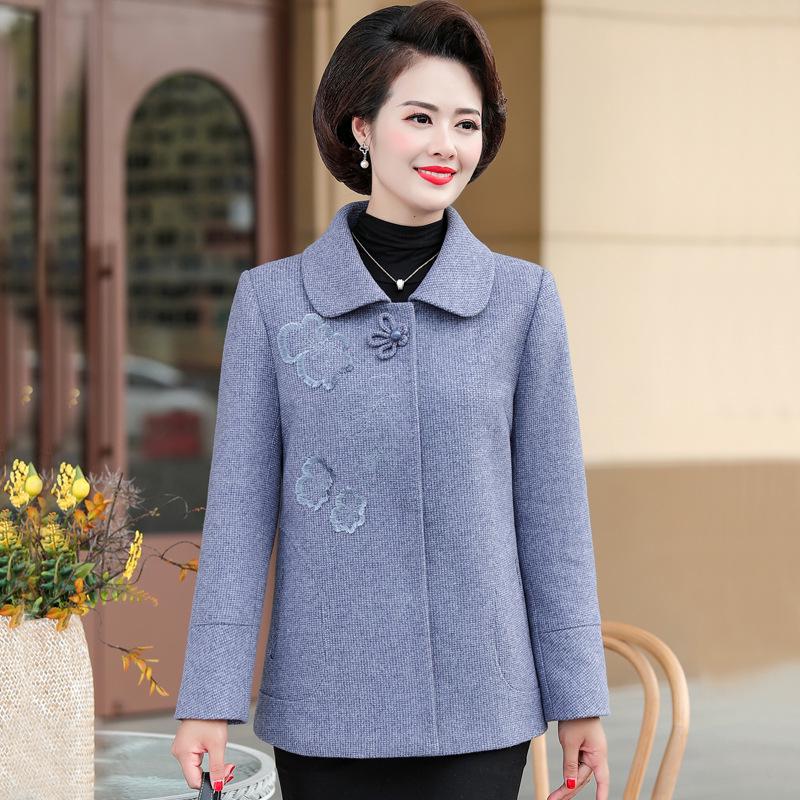 Spring & Autumn Outerwear for Middle-aged Women: Refined 2025 Style for 60-Year-Old Ladies.