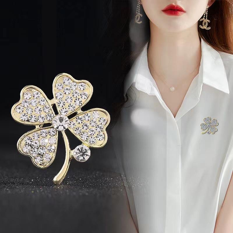 Lucky Clover Brooch Women'S Anti-Light Corsage Clothing Accessories Clover Dress Bright And Shiny