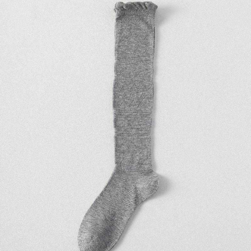 Summer Lightweight Ankle Socks for Children in Gray Ballet-style Long Stockings with Mesh Holes and Hollowed-out Design, Featuring A Simple Style.