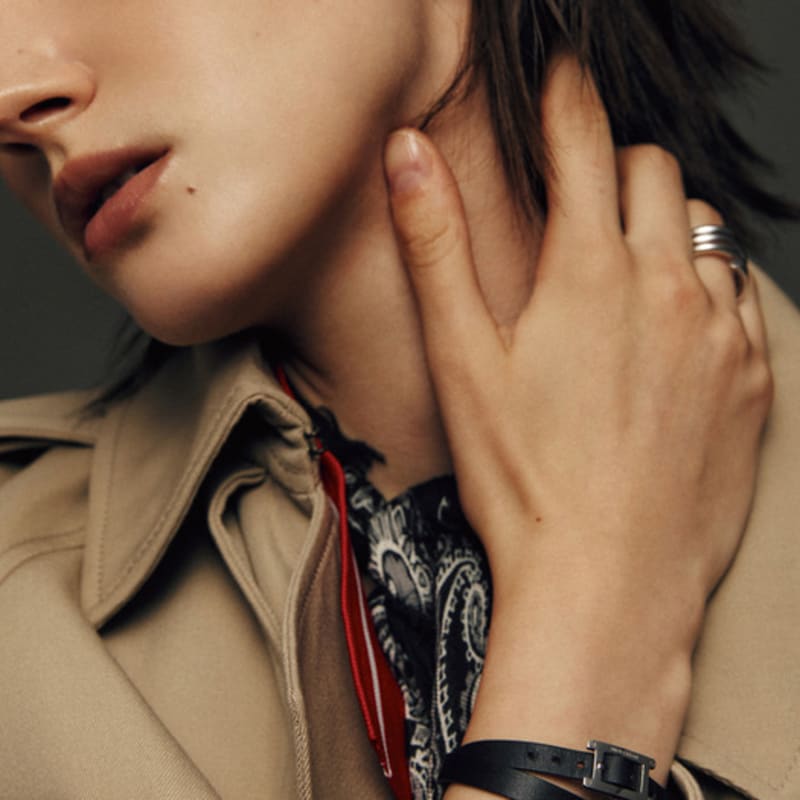 

NUMBERING #5948 Gold