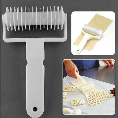 Plastic Baking Tools Wheel  Biscuits Pizza Pie Cake Tool Mold Pull Net