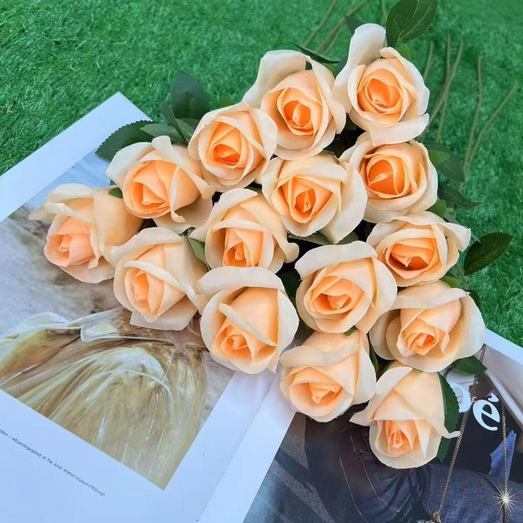 Cachoeira de Parede de Rosas de Seda - Flanela Vermelha Decoração de Casamento e Dia dos Namorados