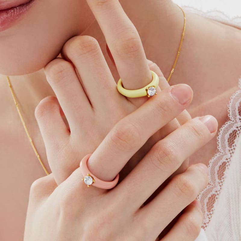 

Shertz Kitsch Color Epoxy Cubic Ring SHRI0037 yellow