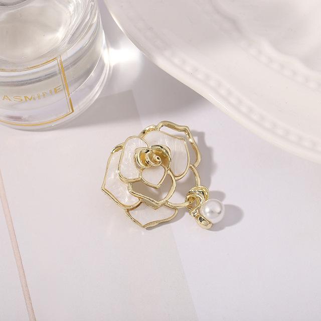 Classic Small Suit Pin Butterfly Ginkgo Rose Peony Flower Creative Temperament Brooch