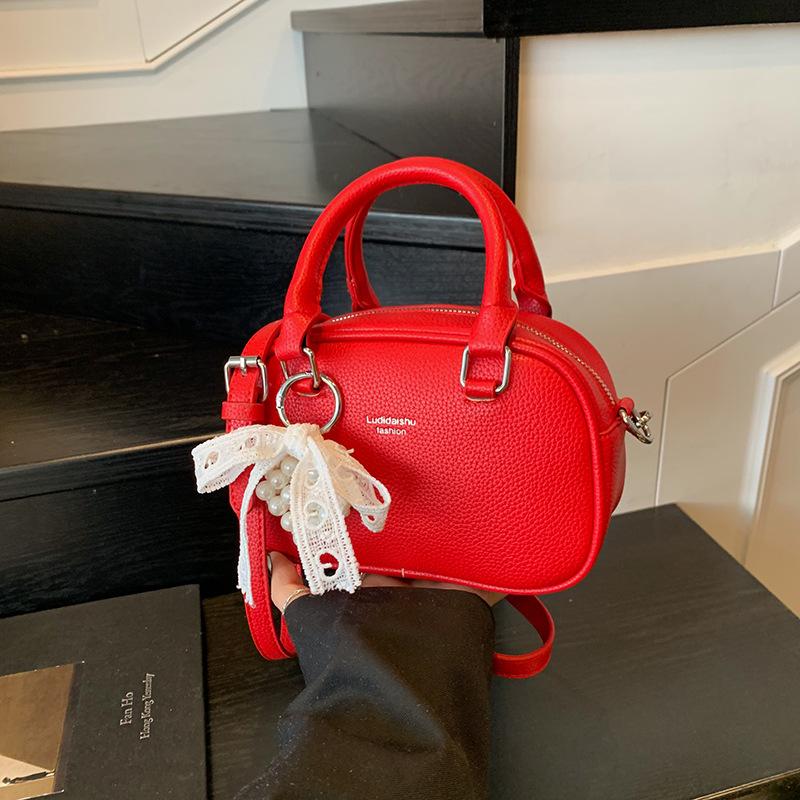 High-end Niche Bag Women's New Summer Fashion Versatile Shoulder Messenger Bag Portable Pillow Bag