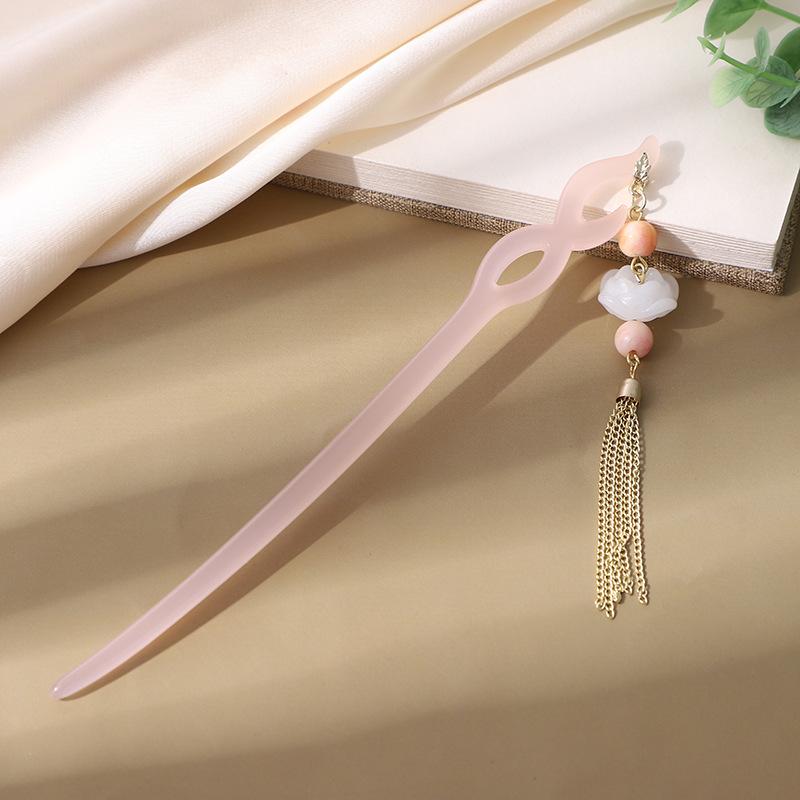 Exquisite geschnitzte Jade-Quaste Haarnadel für Hanfu und Hochsteckfrisuren für historische Kostüme