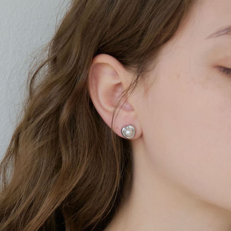 XI`ANN Embrace Pearl E Embrace Pearl Earrings