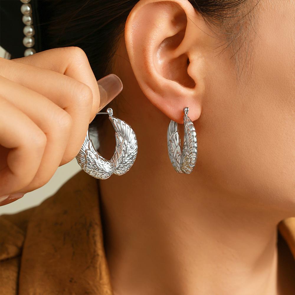Fashion Sense Wing Feather Pattern Earrings Retro Personality Design Titanium Steel Plated 18K Real Gold Women'S Jewelry