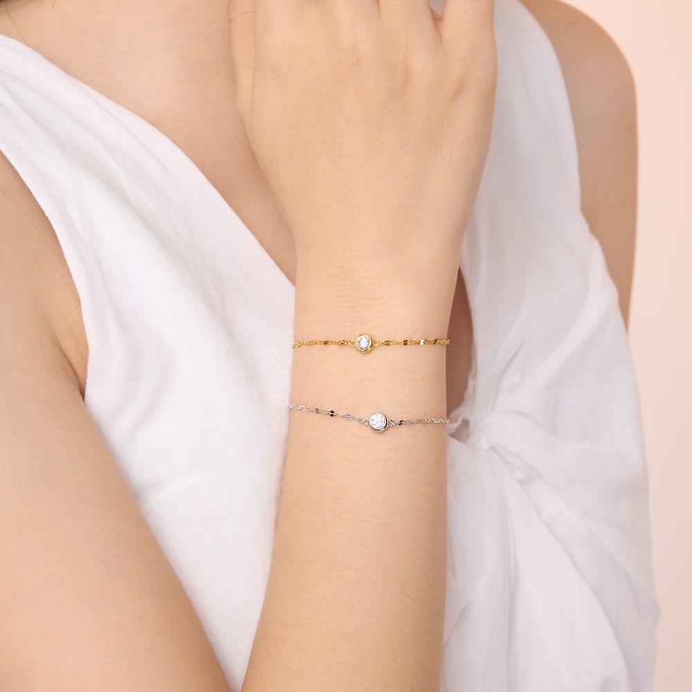 Versatile S925 Sterling Silver Bracelet for Women: Exquisite Single Diamond Lip Chain Design