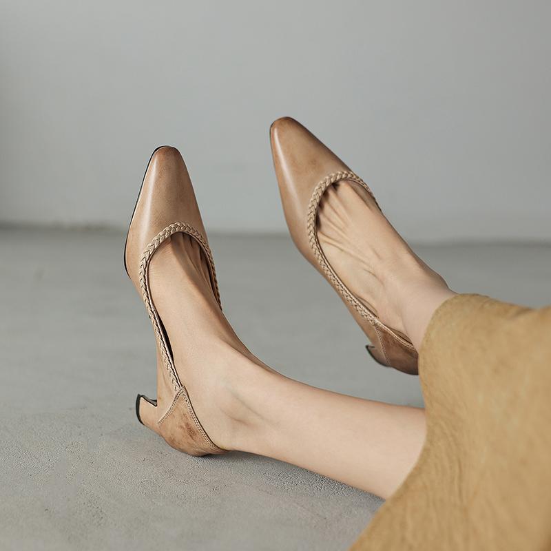Fashion 2025 New Spring/autumn Genuine Leather Women Shoes Pointed Toe Ladies Shoes Fashion Concise Shoes Mid Heels Women Pumps