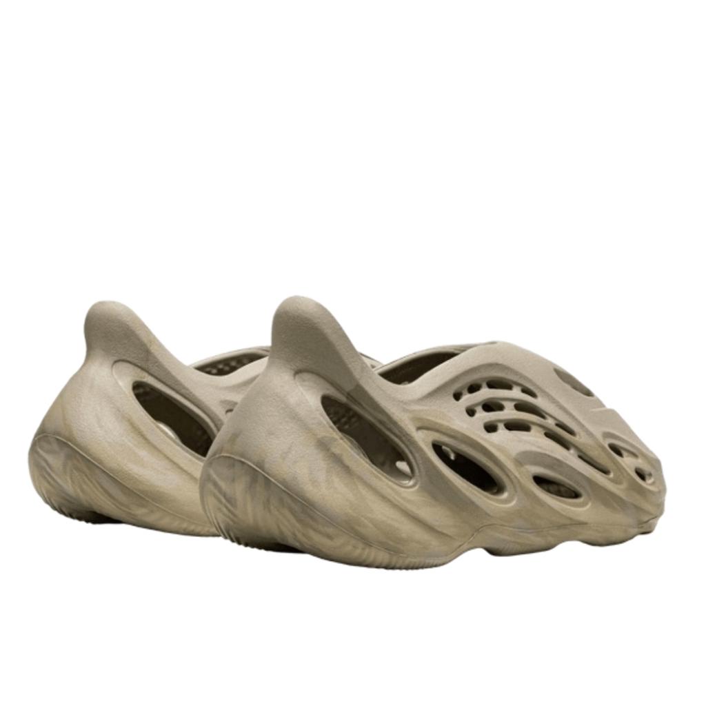 Yeezy Foam RNNR Stone Sage