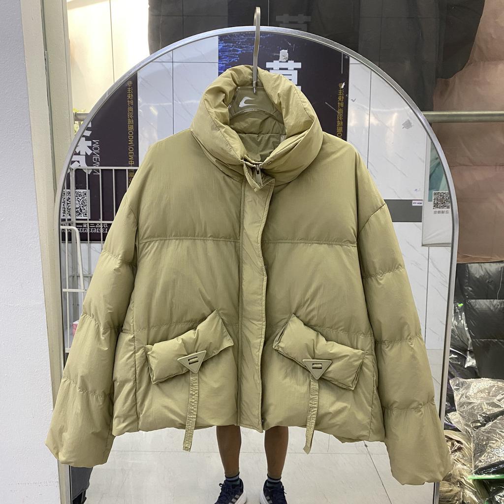 Kışlık yeni dik yaka kadın kısa şişme mont günlük moda kalınlaştırılmış küçük ekmek mont beyaz ördek tüylü mont trend