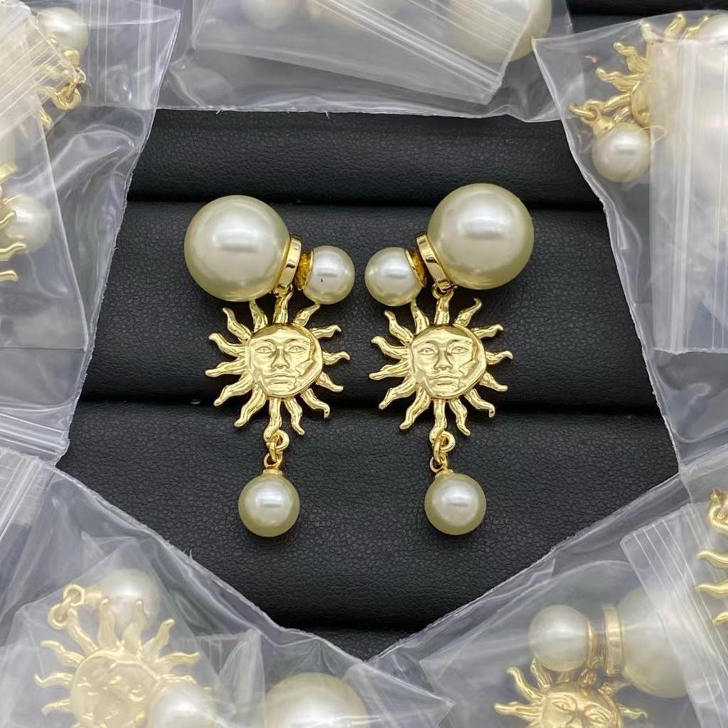 Dica 2025 Rhinestone Earrings: Classic Silver Needle Luxury Niche Design Versatile Studs
