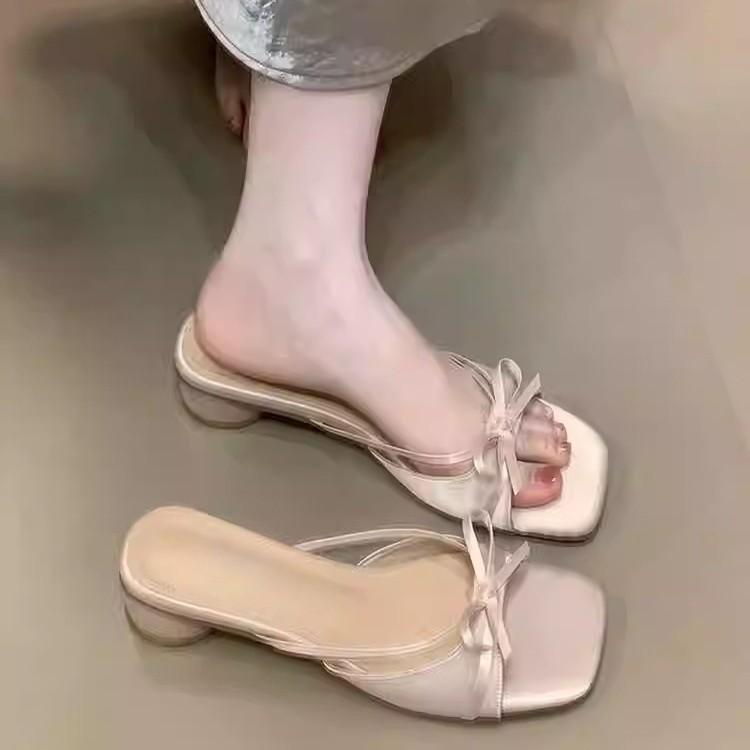 Gentle wind cool slippers 2025 new French temperament elegant thick heel one-word cool slippers women