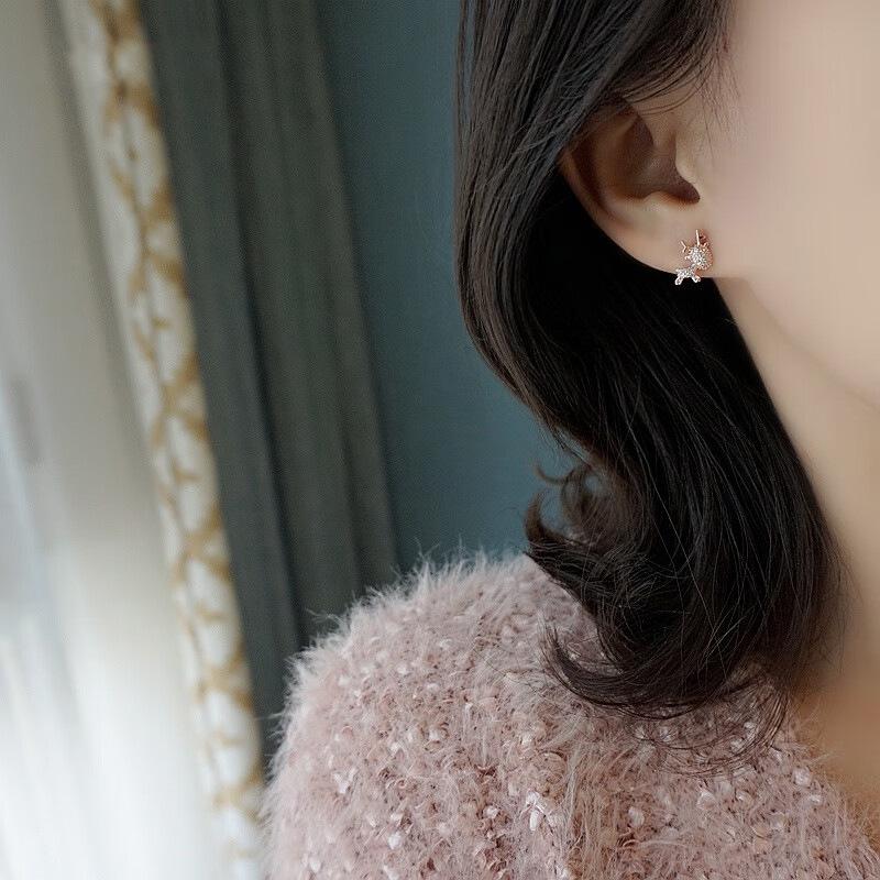 S925 Sterling Silver Deer Motif Christmas Reindeer Earrings, Elegant and Fashionable with Dazzling Diamonds