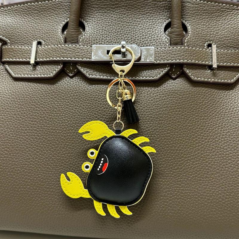 1 Pcs Simple And Fashionable Leather Crab Car Keychain Bag Creative Headphone Bag Pendant Accessories