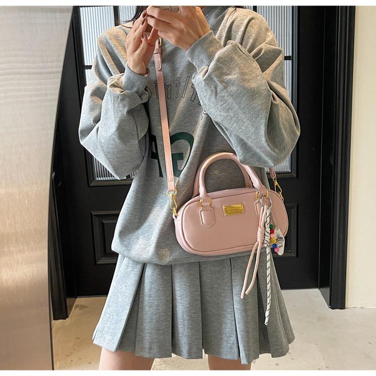 Tragbare Bowlingtasche Damen neue Frühling- und Sommer-Umhängetasche hochwertig vielseitig kleine quadratische Tasche