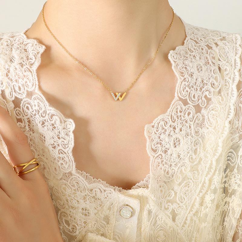 Korean Trendy Rhinestone 'W' Pendant Necklace in 18K Gold-Plated Titanium Steel