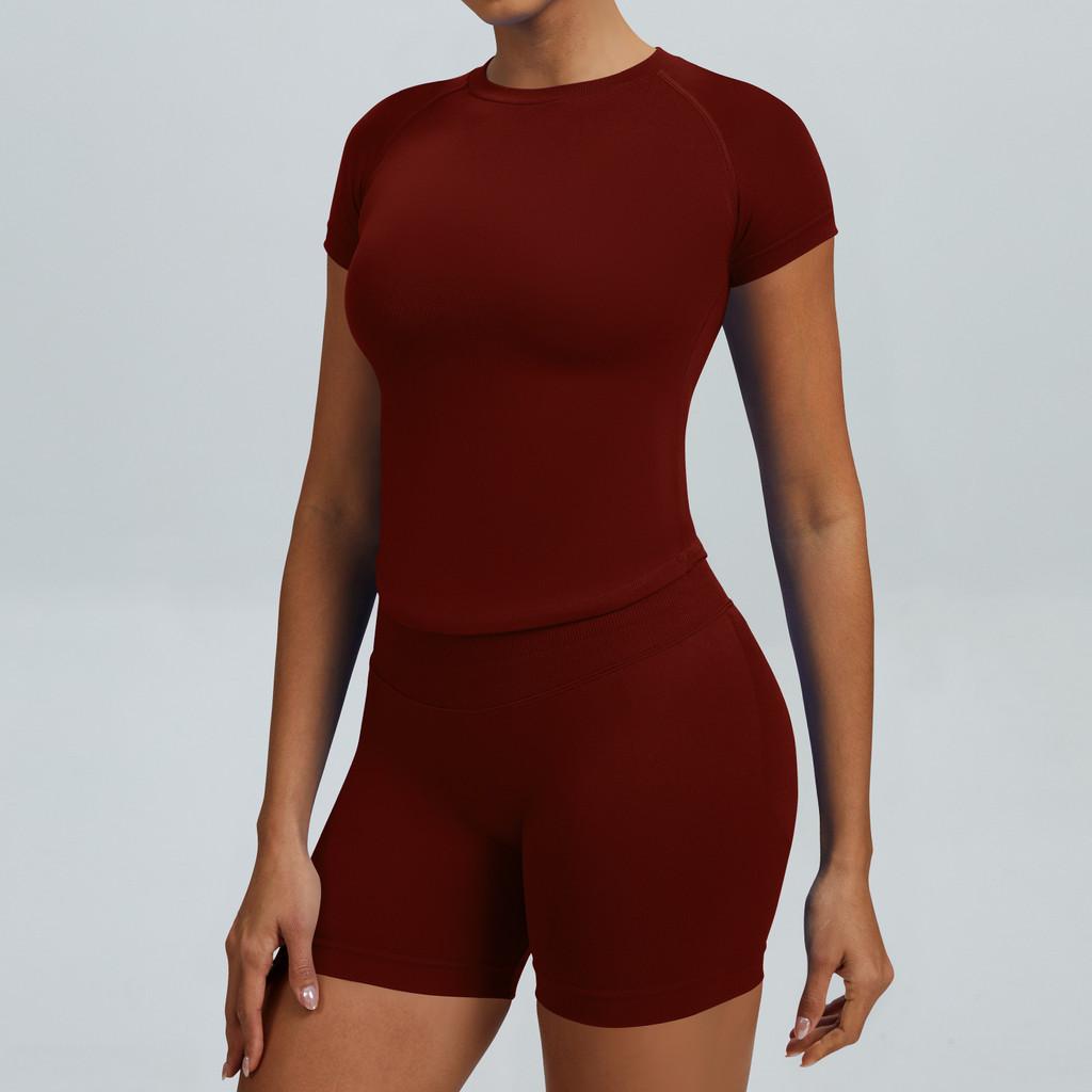 Seamless Yoga Set With Quick Dry Fabric For Female Fitness And Outdoor Running