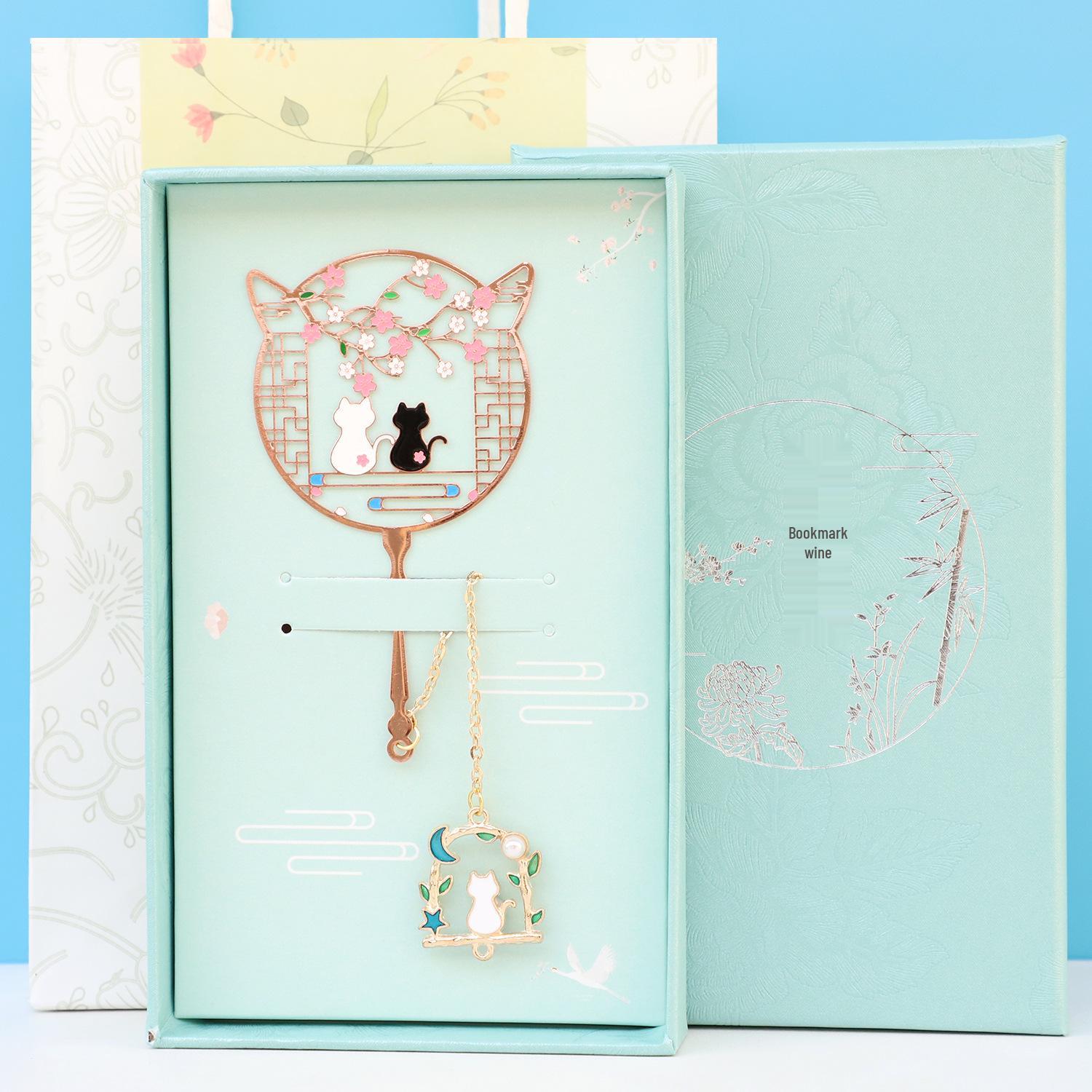 Palace Museum Classical Chinese Metal Bookmark – Creative Gift for Students & Teachers