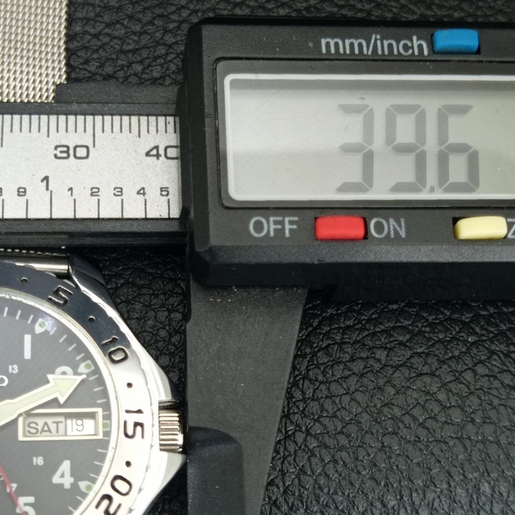 REFURBISHED SEIKO 5 AUTOMATIC VINTAGE JAPAN MENS BLUE COLOR DIAL WATCH A442115-4