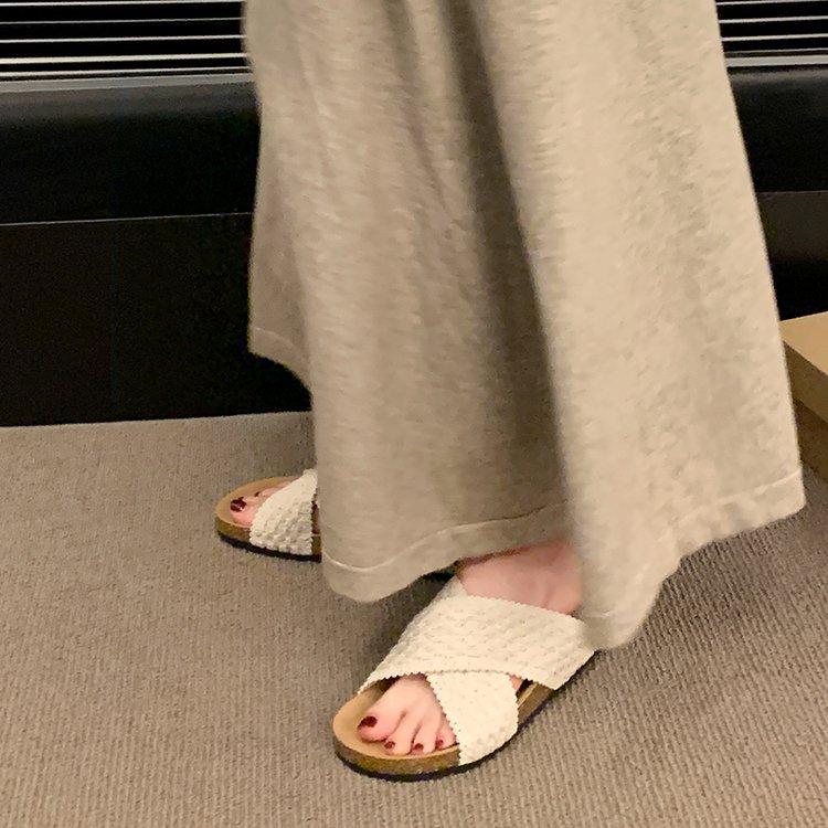

Cross-strap knitted slippers women s summer wear 2025 new retro platform lazy shoes beach vacation cool slippers 35