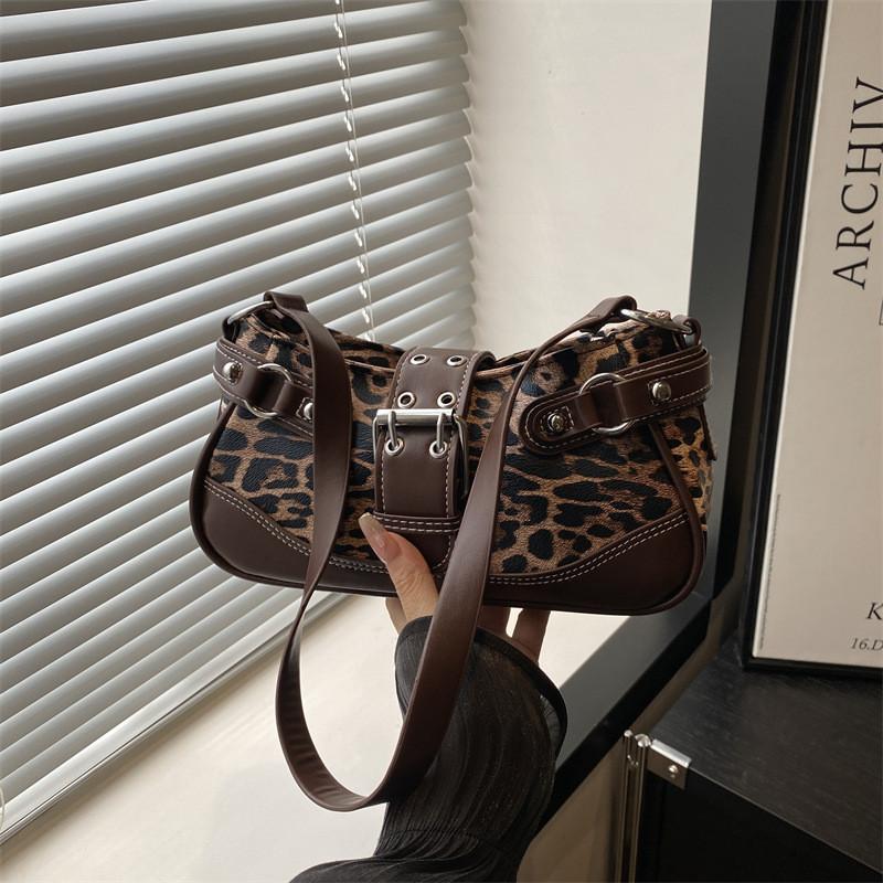 Street Style Pu Small Square Bag With Magnetic Closure For Daily Use