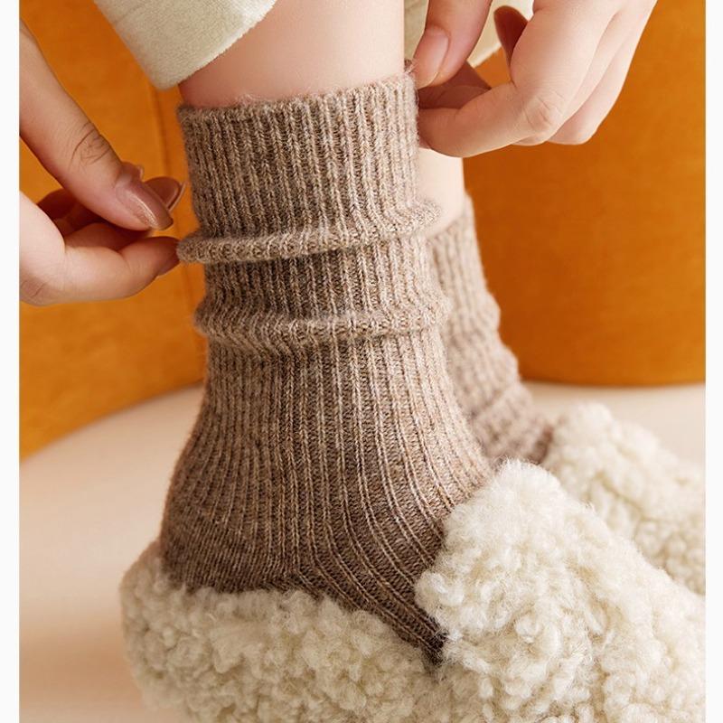Women's Autumn and Winter Style Thickened Warm Sleep Deodorizing Moon Son Wool Tube Pile Socks