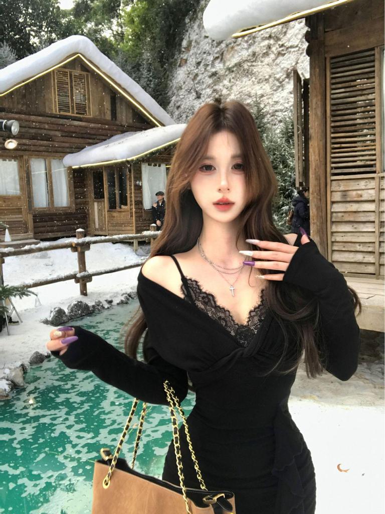 Spicy Girl V-Neck Lace Patchwork Knit Dress with Ruffles - Black (Autumn/Winter)