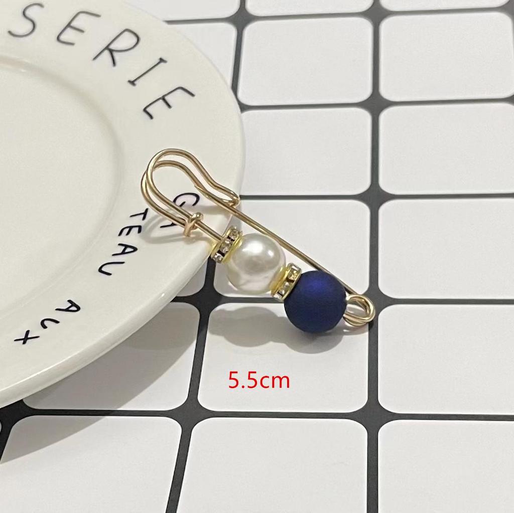 Adjustable Waist Buckle Pin for Clothes - Anti-Exposure Brooch for Women's Pants