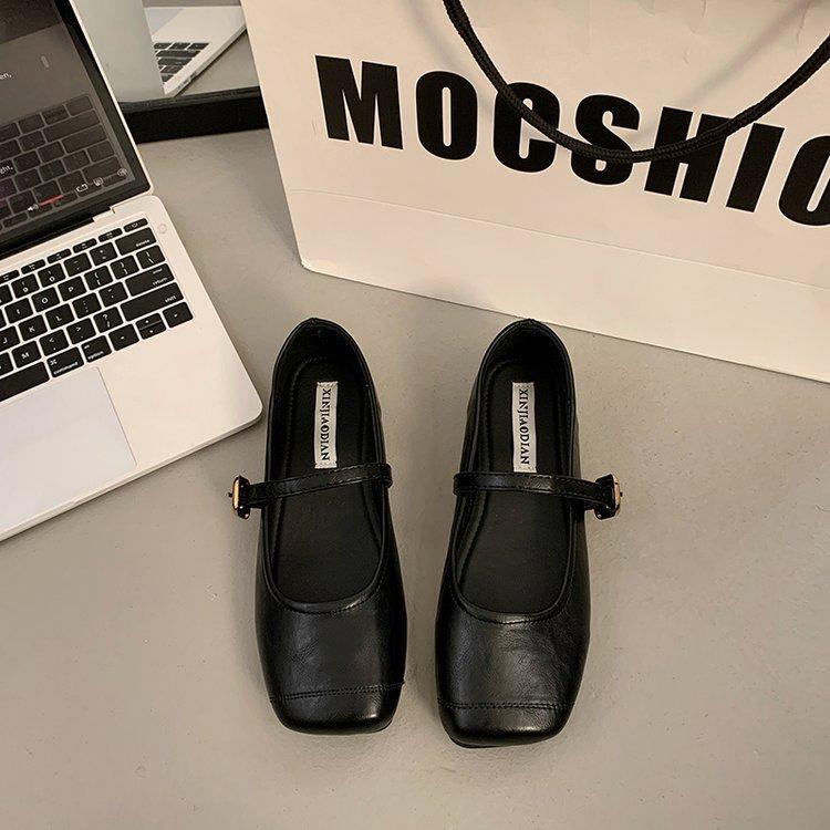 Gentle square head flat sole shoes women's 2025 new spring and autumn retro brown evening breeze with skirt Mary Jane shoes