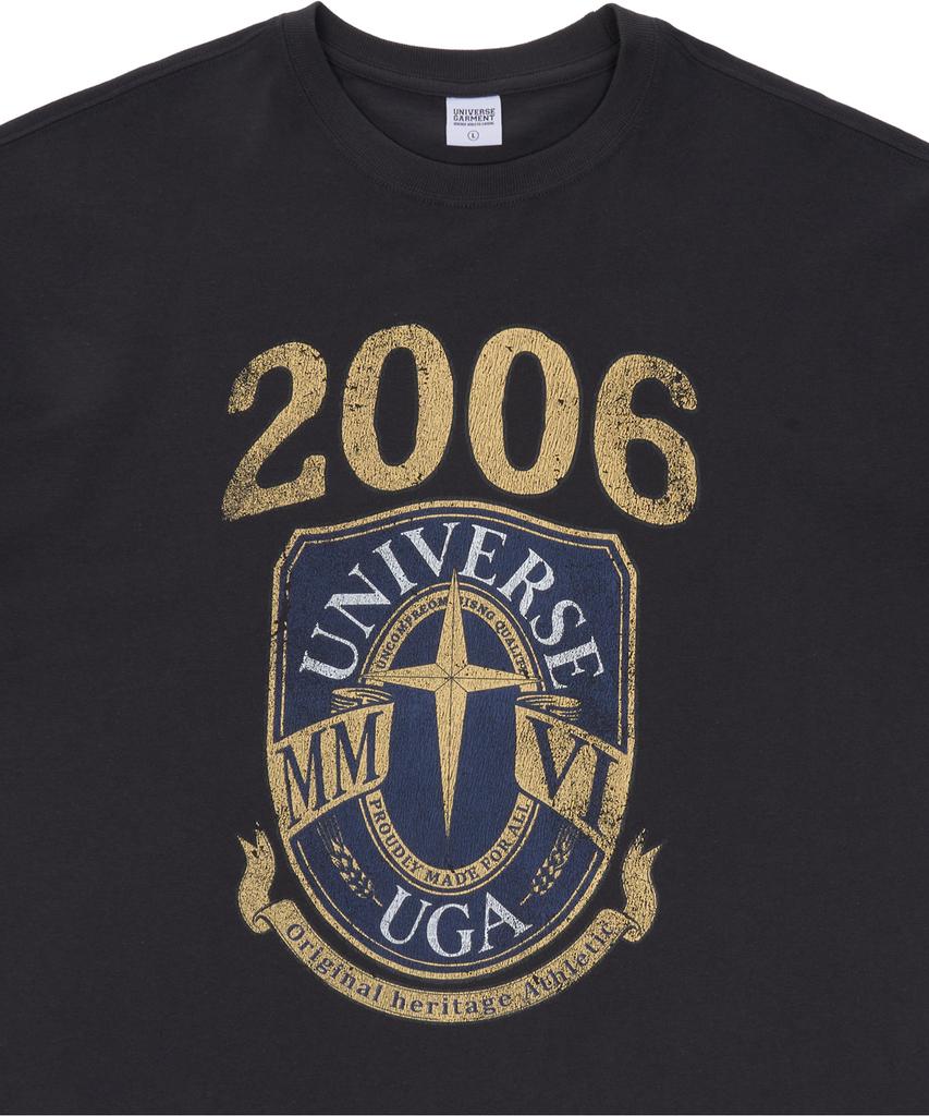 Yunibeoseugameonteu Htg Emblem T-Shirt_Charcoal