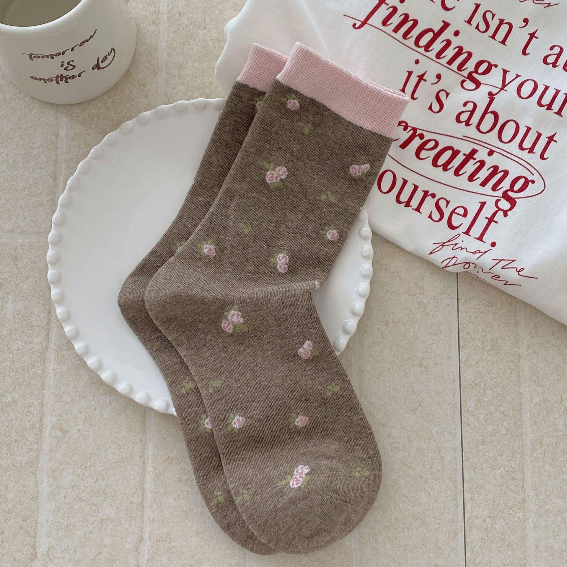 

Lady Spring and Autumn Cloth Label Bow Small Broken Flower Bubble Mouth Boneless Tube Pile Socks 1 pair кавовий