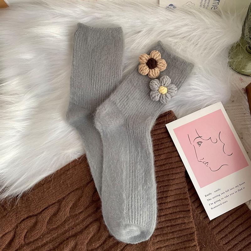 

New cute socks warm thickened three-dimensional floral socks worn with shark pants merino wool socks winter socks 34-39