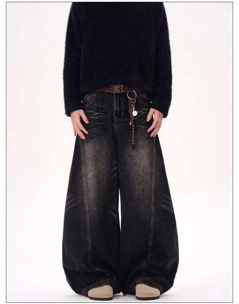 Jeans Unisex in Denim Lavato Retrò: Pantaloni dritti, larghi, a gamba larga con un look cool di alta gamma