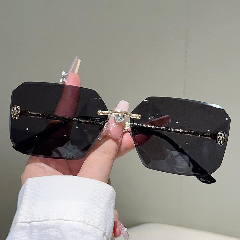 New  Metal Snake Sunglasses Women For Men Vintage Sun Glasses Steampunk Popular Outdoor Rimless Luxury Brand Designer Eyewear