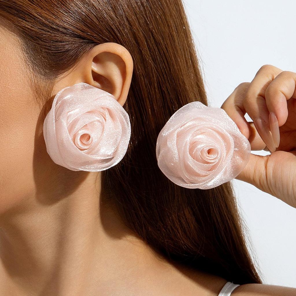 Akcesoria, koreańskie słodkie i świeże tkaniny, kolorowe trójwymiarowe kolczyki z kwiatem pąka róży, kolczyki.