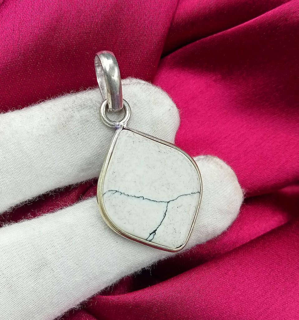 Howlite Gemstone 925 Sterling Silver Plated Bezel Pendant DEP-335